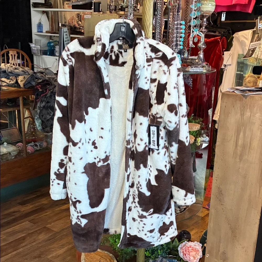 Kiss Brown and White Patterned Teddy Jacket - Picture 2 of 3